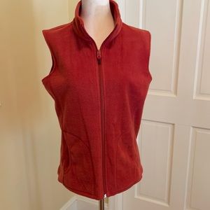 Sleeveless jacket warm
